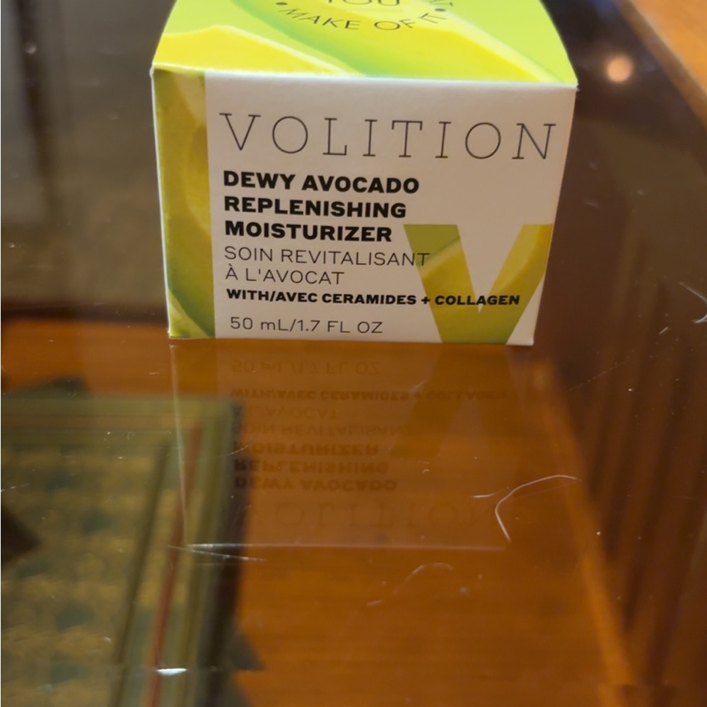 Volition Avocado Replenishing Moisturizer - Green